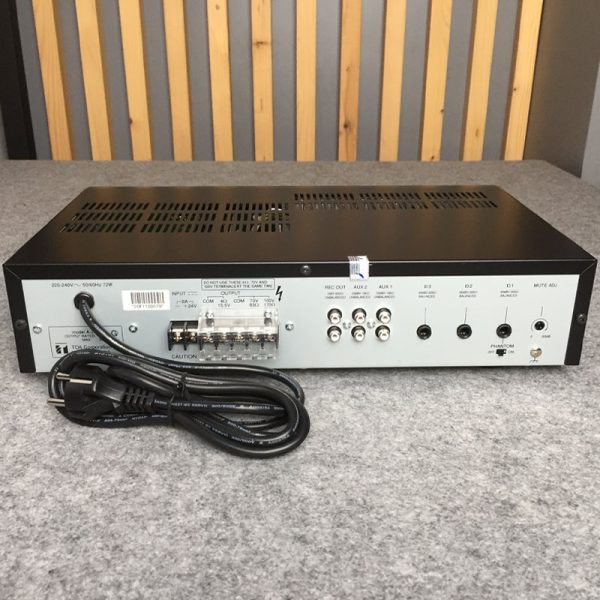 TOA A-2060H mặt sau amply