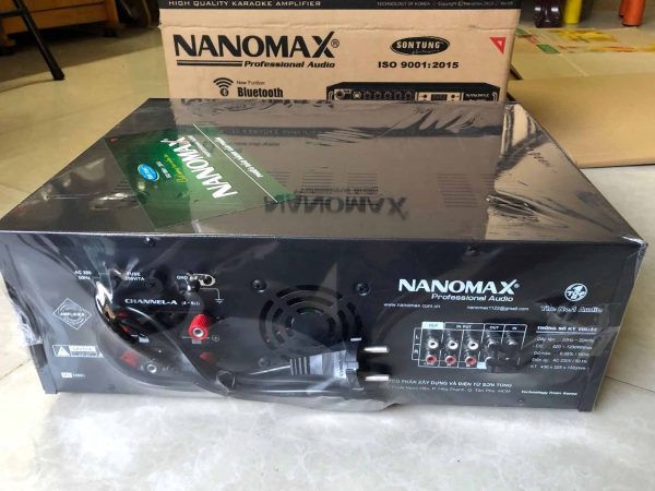 Mặt sau của amply Nanomax Pro-1000i