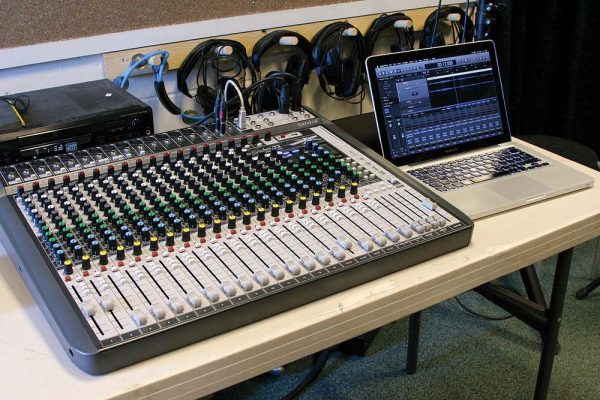 Soundcraft Signature 22 bàn trộn tín hiệu