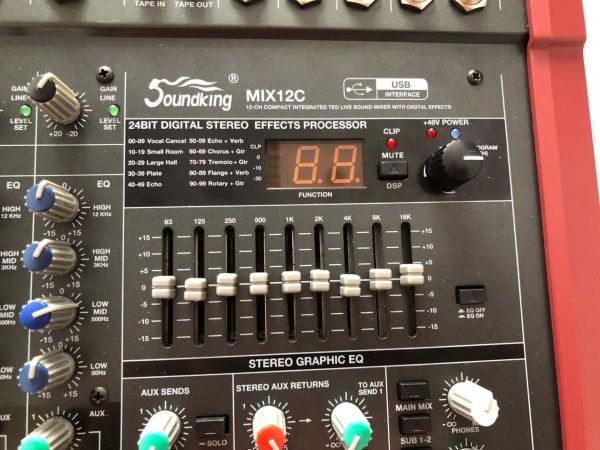 Bàn mixer Soundking MIX12C tích hợp EQ