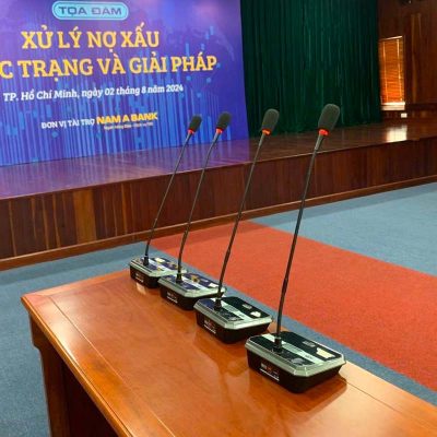Micro cổ ngỗng không dây trong bộ loa micro phòng họp