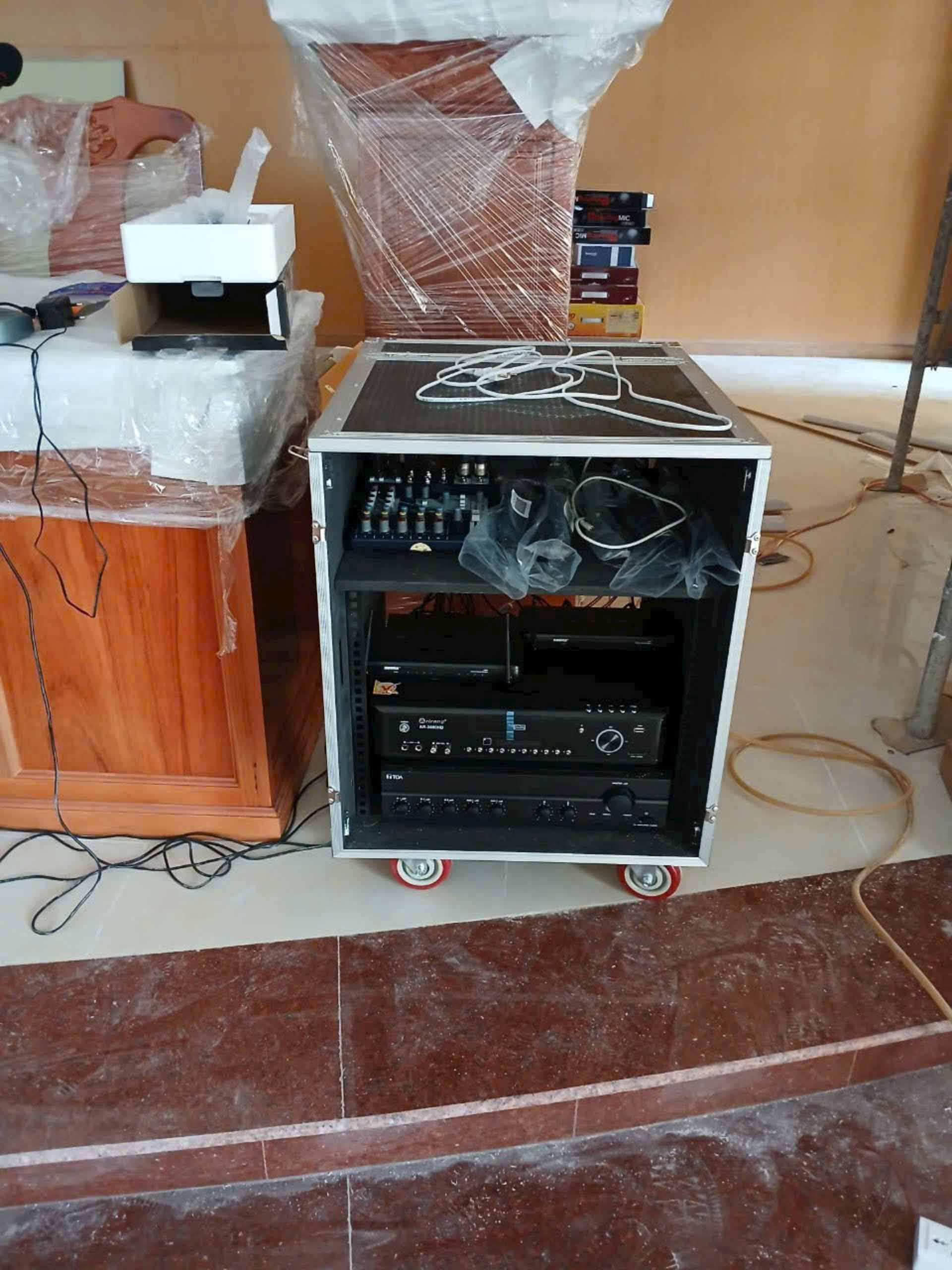 Tủ đựng thiết bị âm thanh hội trường