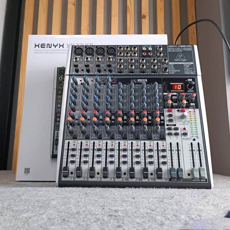 Behringer X1622USB