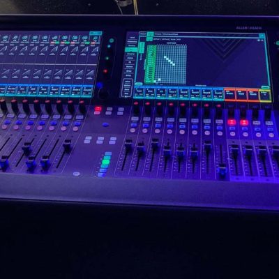Allen & Heath Avantis mixer digital
