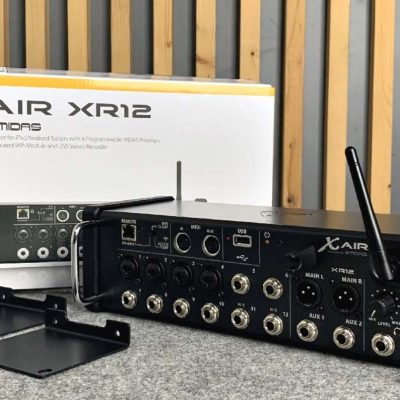 Behringer XR12