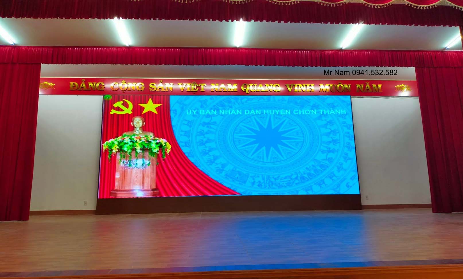 Liên Hệ Tư Vấn Lắp Đặt Màn Hình LED Phòng Họp