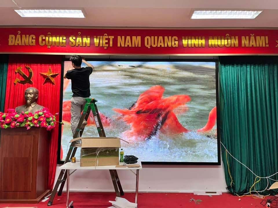 Thi công lắp đặt màn hình led hội trường